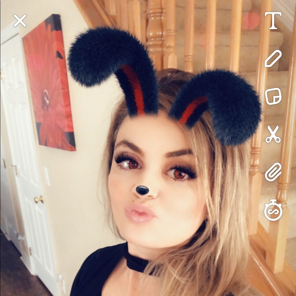Meet your Posher, Monica